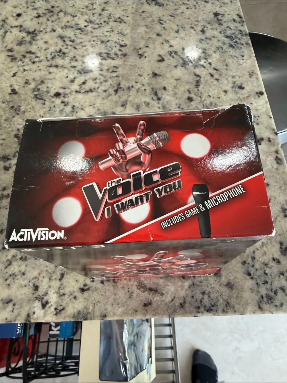 The Voice I want you game and microphone